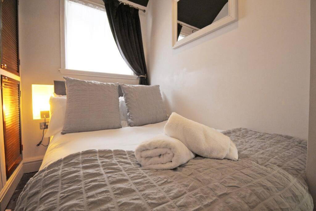 In The Heart Of Chester, Historical & Stylish ภายนอก รูปภาพ