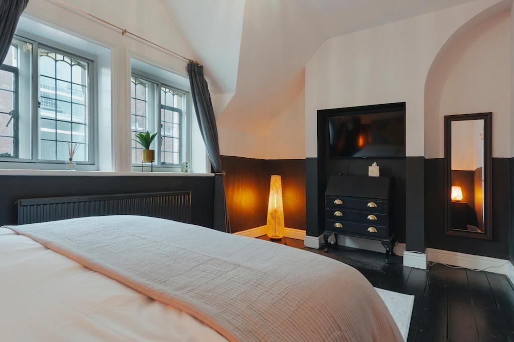 In The Heart Of Chester, Historical & Stylish ภายนอก รูปภาพ