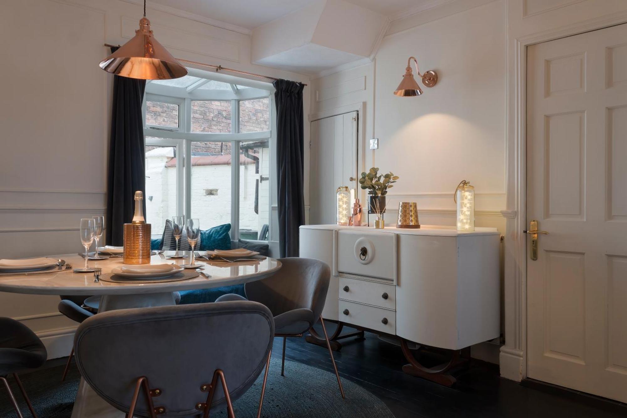 In The Heart Of Chester, Historical & Stylish ภายนอก รูปภาพ